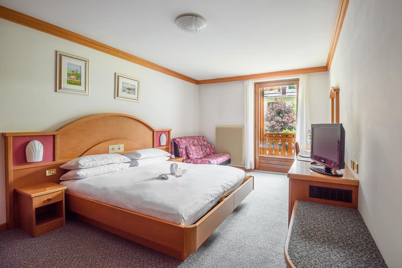 Hotel St. Raphael Madonna di Campiglio Ngoại thất bức ảnh
